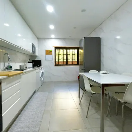 Sintra, Modern 3 Bedroom In Sao Marcos